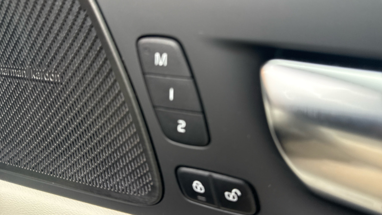 Volvo Xc60 2.0 T6 Recharge PHEV Inscription 5dr AWD Auto Estate